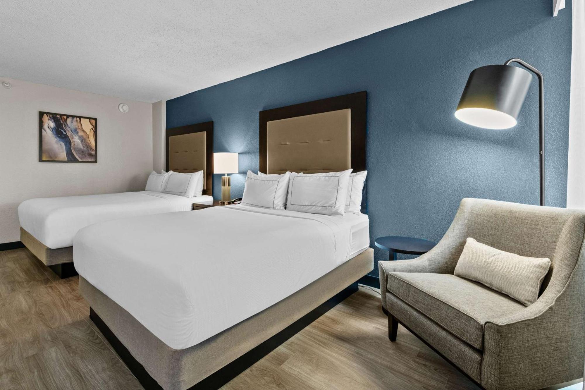 Doubletree By Hilton Raleigh Midtown, Nc Hotel Exterior photo